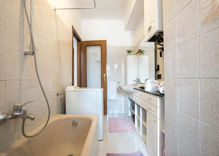 Paramount בית הארחה 5*